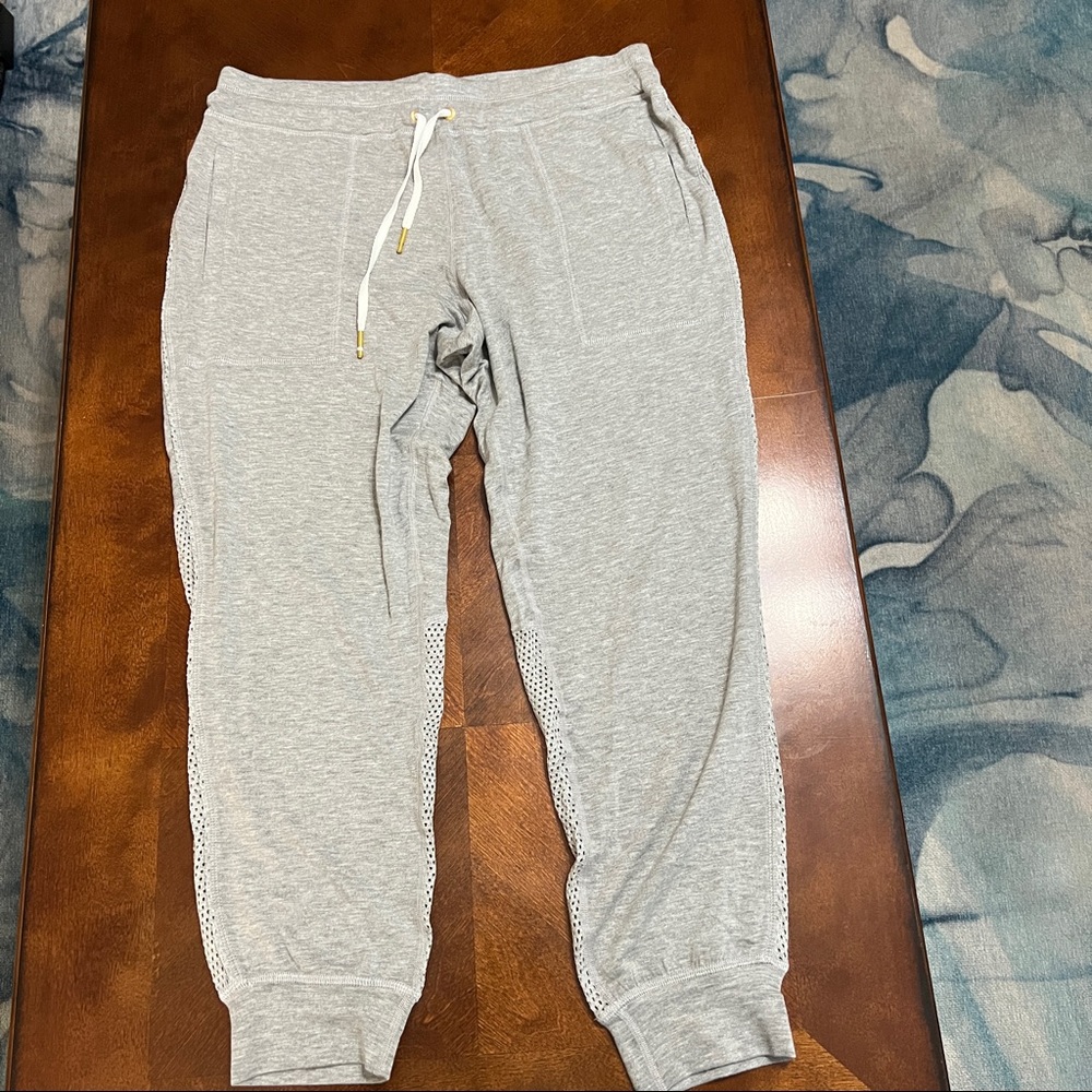 NWT ALALA Luxury Cropped Jogger- Large